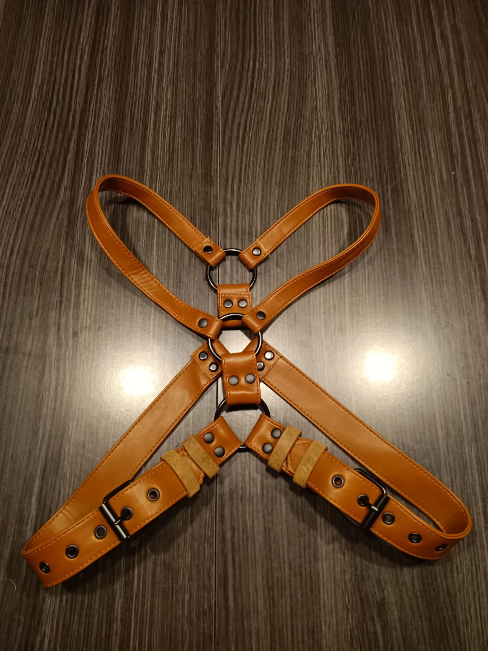 Harnais similicuir marron épais homme